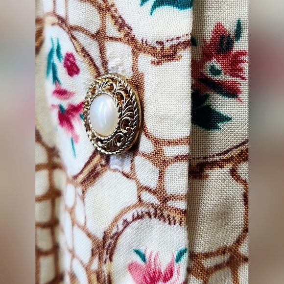 Vintage Union Khaki Floral Beige Woman's Short Sleeve Shirt Size M Shoulder Caps - Picture 5 of 10